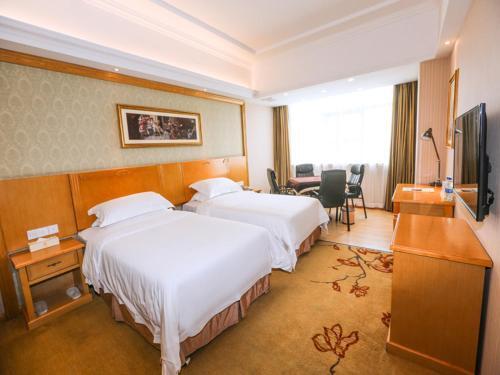 Инчэн: Vienna Hotel Yingcheng Hai Mountain Yingcheng