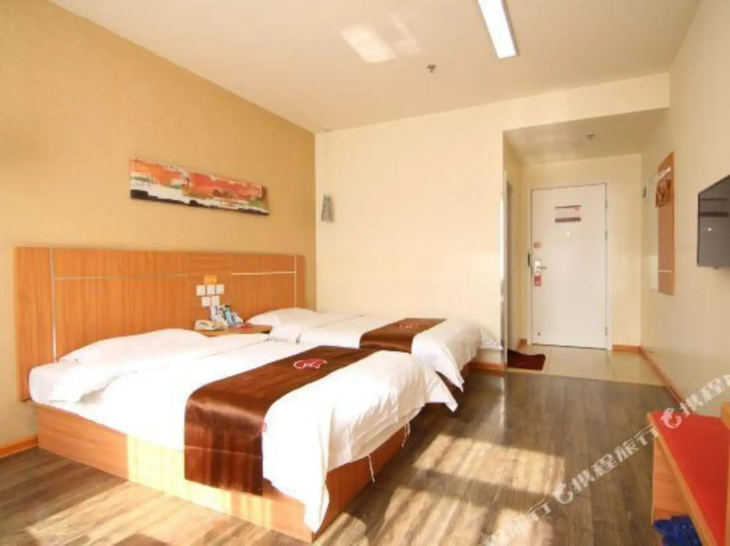 Ичэнь: Thank Inn Chain Hotel Houma Wenming Road