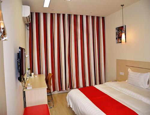 Линьи: Thank Inn Chain Hotel Pingyi Nanhuan Road