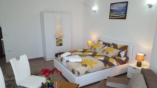 Ульцинь: Apartments Sirena