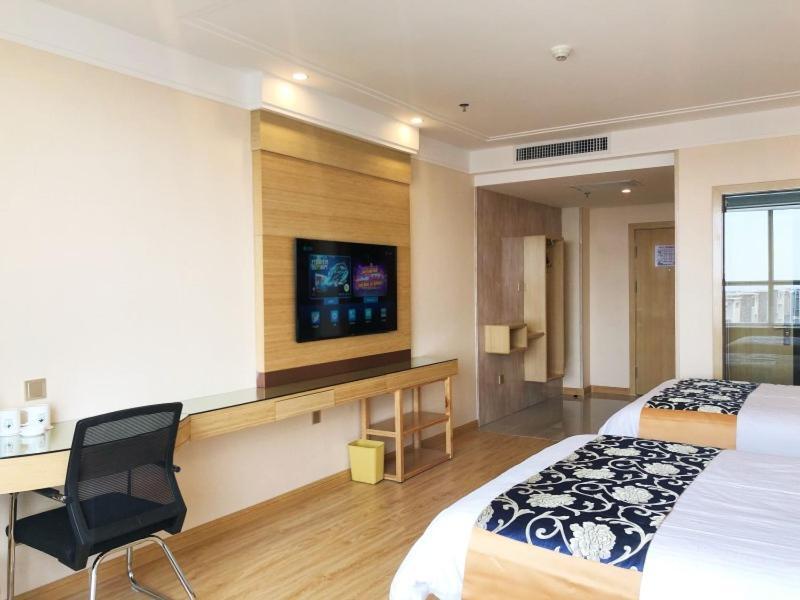 Greentree Inn Urumqi Airport Tianyi International City Business Hotel — фото 1
