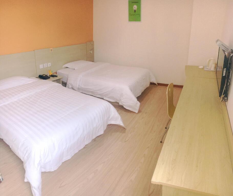 Таншань: 7 Days Inn Tangshan Guangming Road
