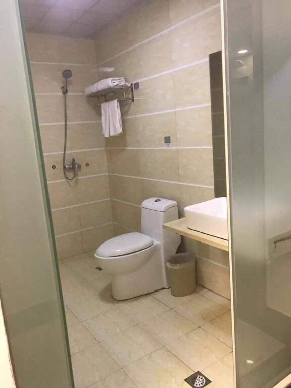 Наньчан: Thank Inn Chain Hotel jiangxi nanchang zhongshan road August 1st pavilion mero station