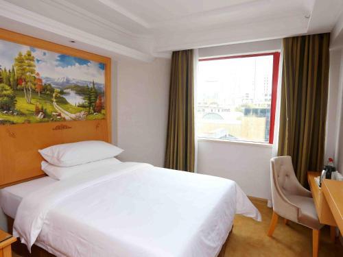 Чжуншань: Vienna Hotel Zhongshan West District