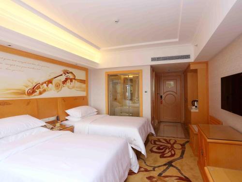 Чжуншань: Vienna Hotel Zhongshan West District