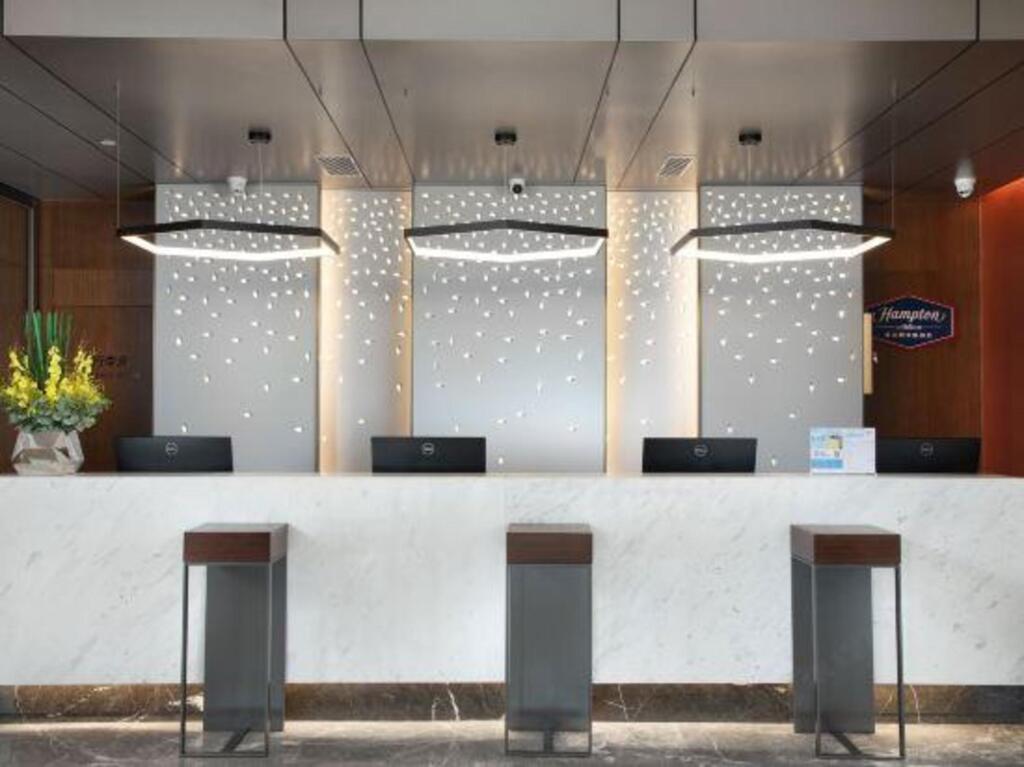 Hampton by Hilton Zhumadian Sports Center — фото 1