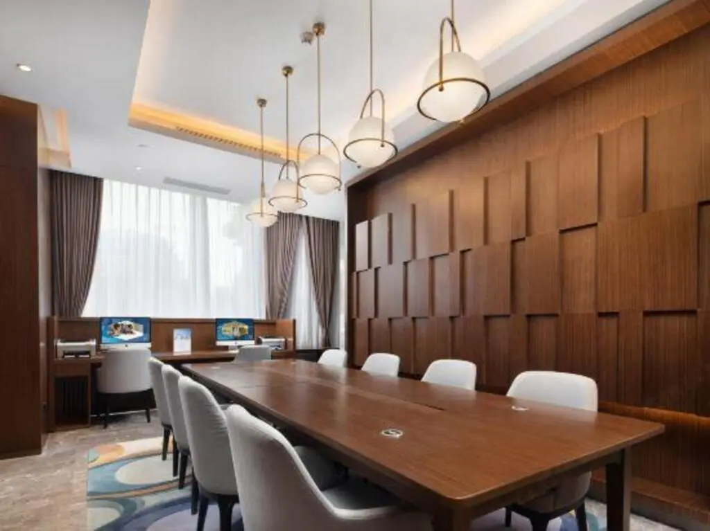 Чжумадянь: Hampton by Hilton Zhumadian Sports Center