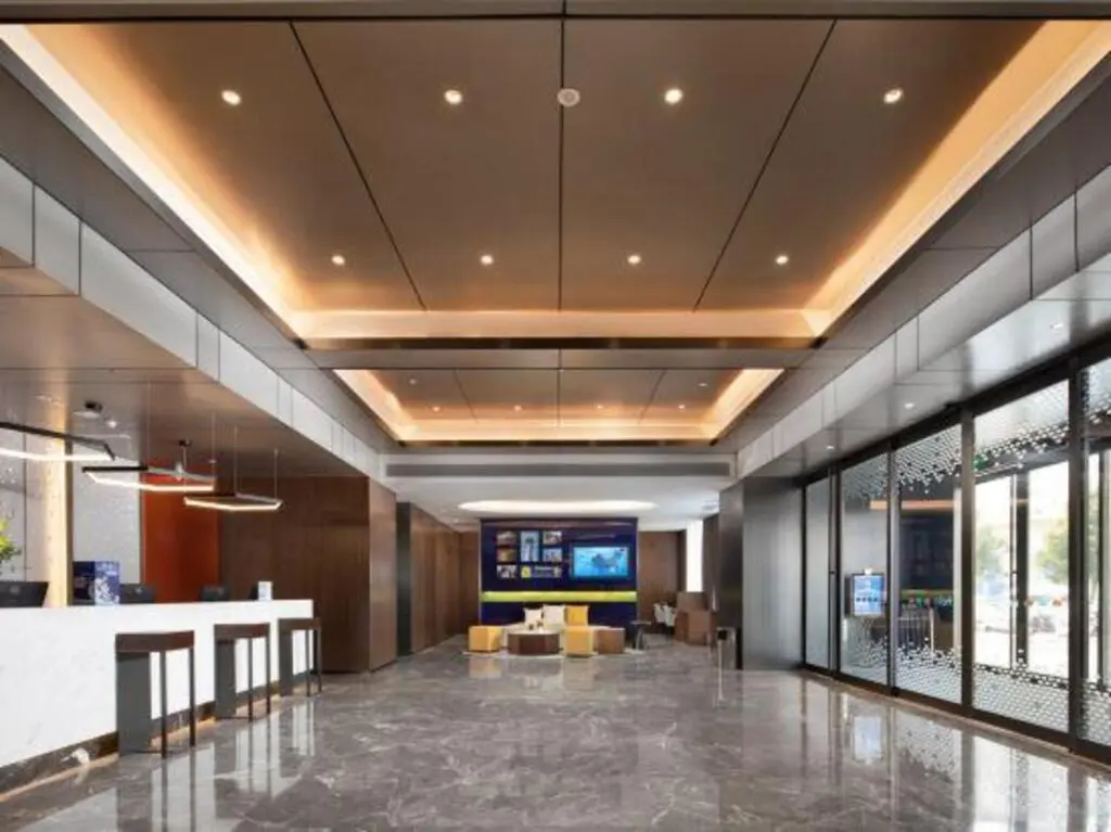 Чжумадянь: Hampton by Hilton Zhumadian Sports Center