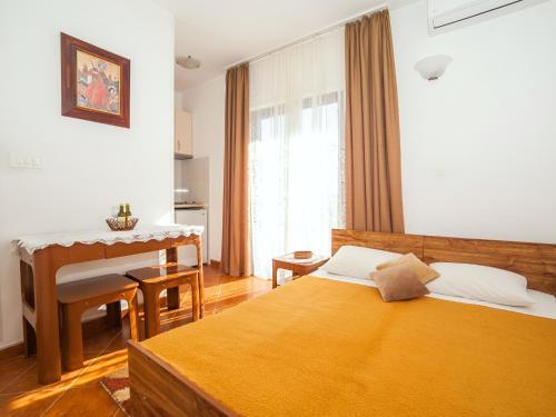 Бечичи: Apartments Savo