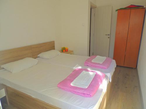 Бечичи: Guest House Jelena
