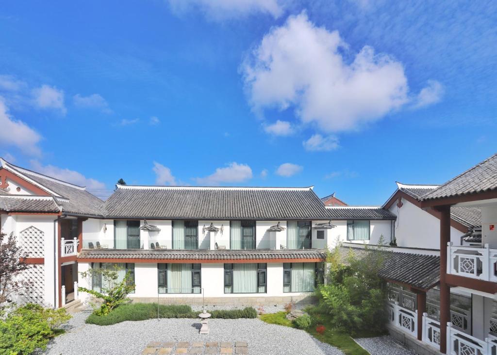 Santayuan Hotel — фото 1