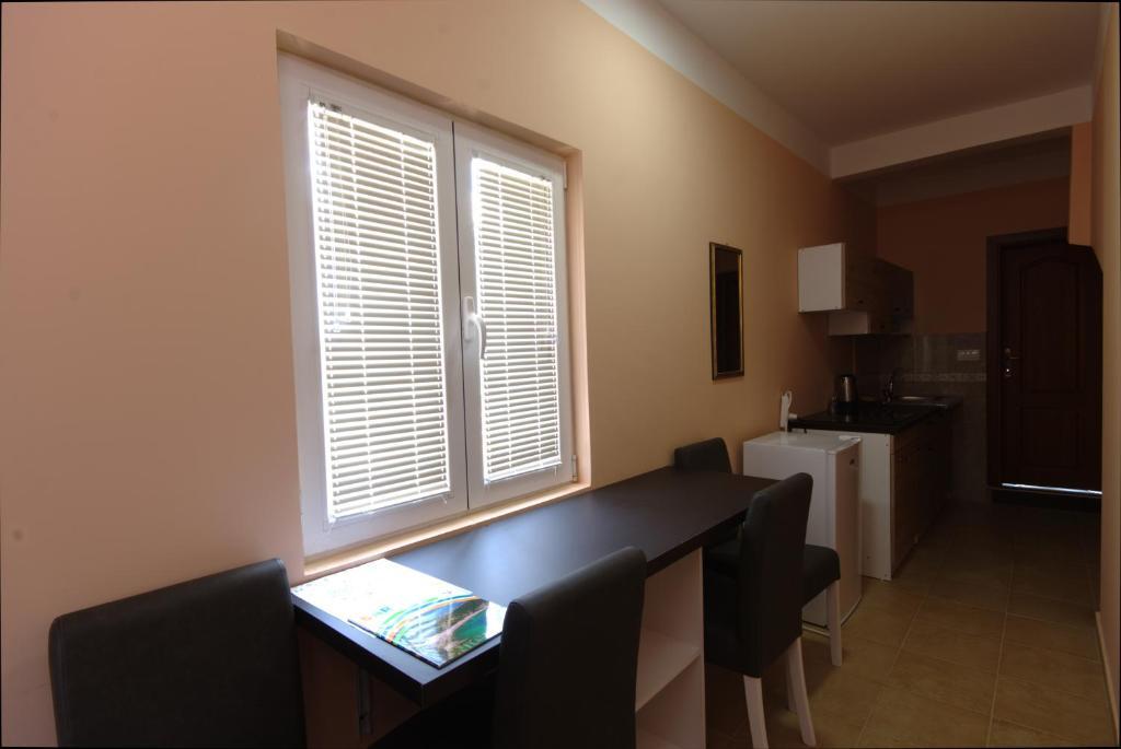 Бар: Apartments Astel