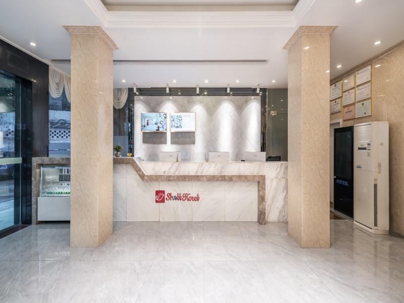 Хайкоу: Green Tree Inn Haikou Airpot Shuttle Bus Xiakan Station Shell Hotel