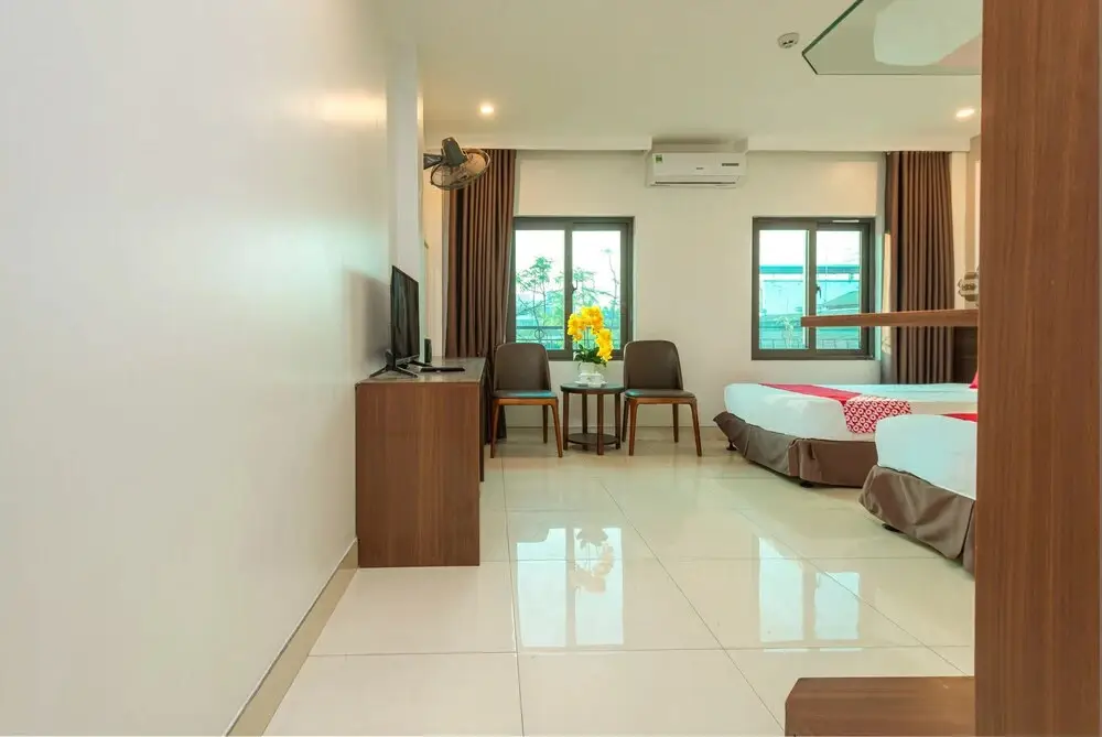 Ханой: Orchids Hotel by OYO Rooms