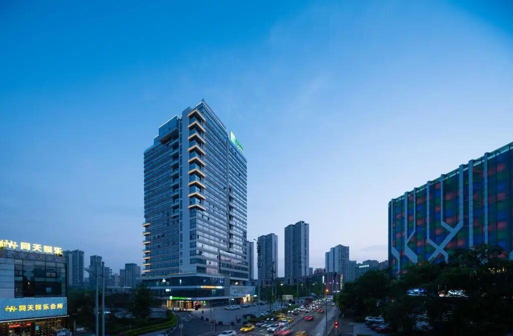 Holiday Inn Express Chongqing Caiyun Lake — фото 1