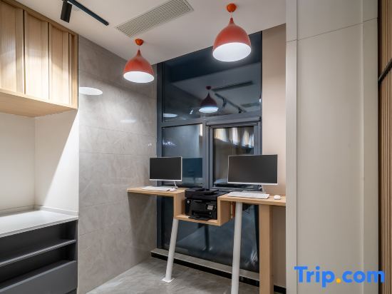 Цзинань: Holiday Inn Express Jinan Airport Zone,