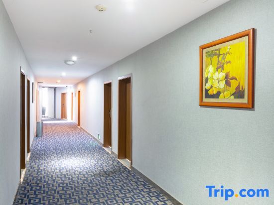 Чунцин: Chongqing Ruipai Business Hotel