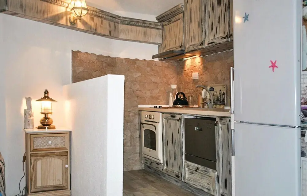 Пераст: Awesome Home in Perast with Hot Tub, WiFi & 0 Bedrooms