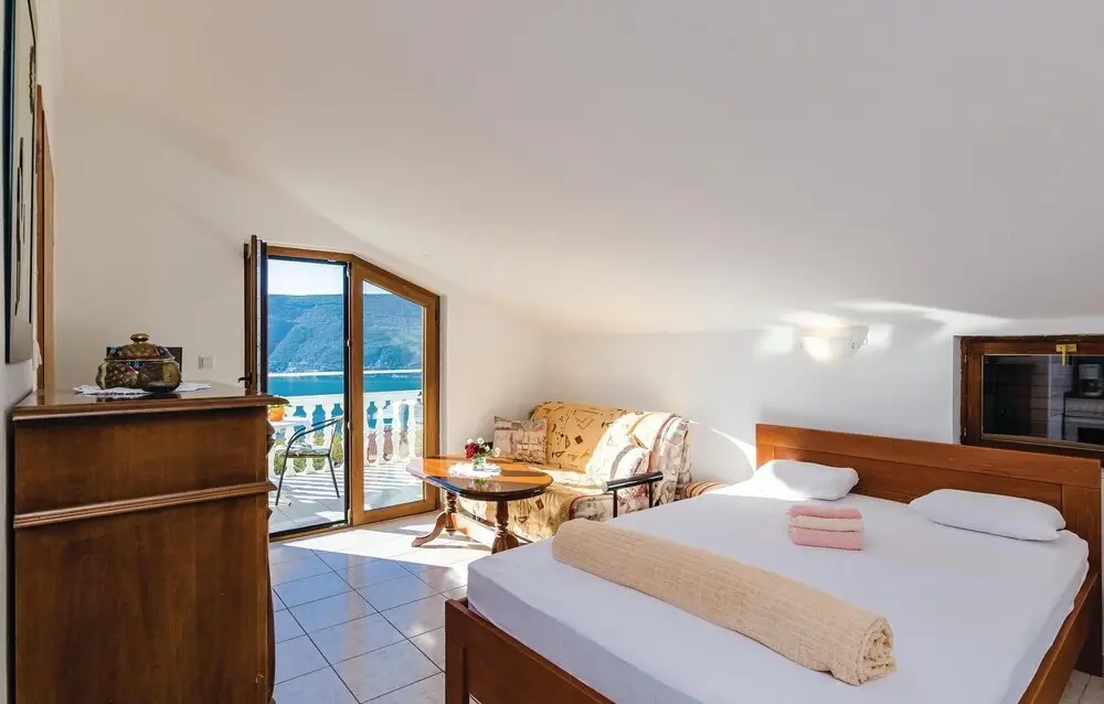 Херцег-Нови: Nice Home in Herceg Novi With Wifi and 1 Bedrooms