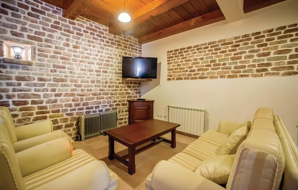 Тиват: Awesome Home in Tivat With Wifi and 3 Bedrooms