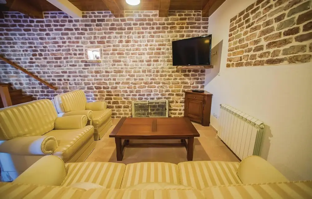 Тиват: Awesome Home in Tivat With Wifi and 3 Bedrooms