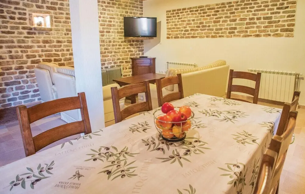 Тиват: Awesome Home in Tivat With Wifi and 3 Bedrooms