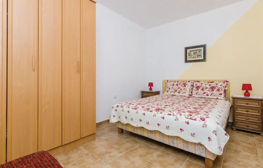 Баошичи: Stunning Home in Herceg Novi With 1 Bedrooms and Wifi
