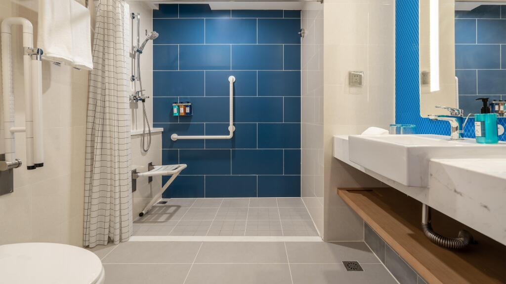 Циндао: Holiday Inn Express Qingdao City Center, an IHG Hotel