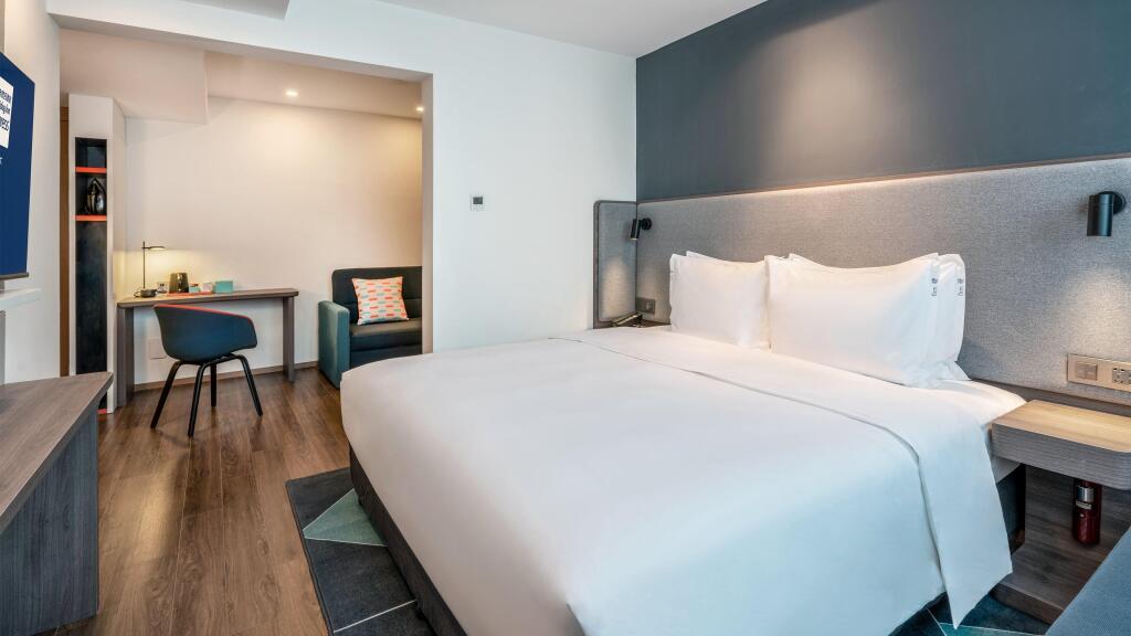 Циндао: Holiday Inn Express Qingdao City Center, an IHG Hotel