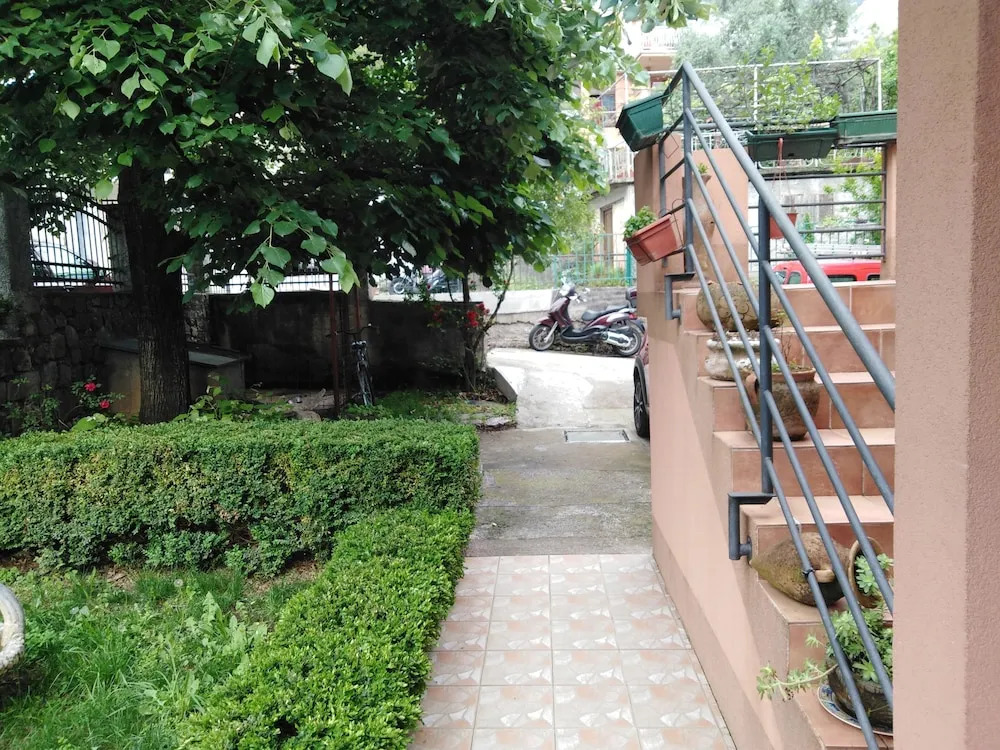 Доброта: Martiva Apartment With Terrace