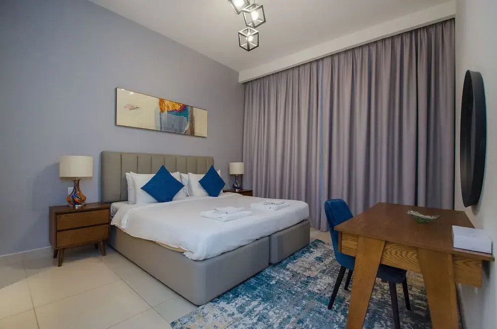 Spacious Luxury 2BR Apt in Dubai Hills — фото 1