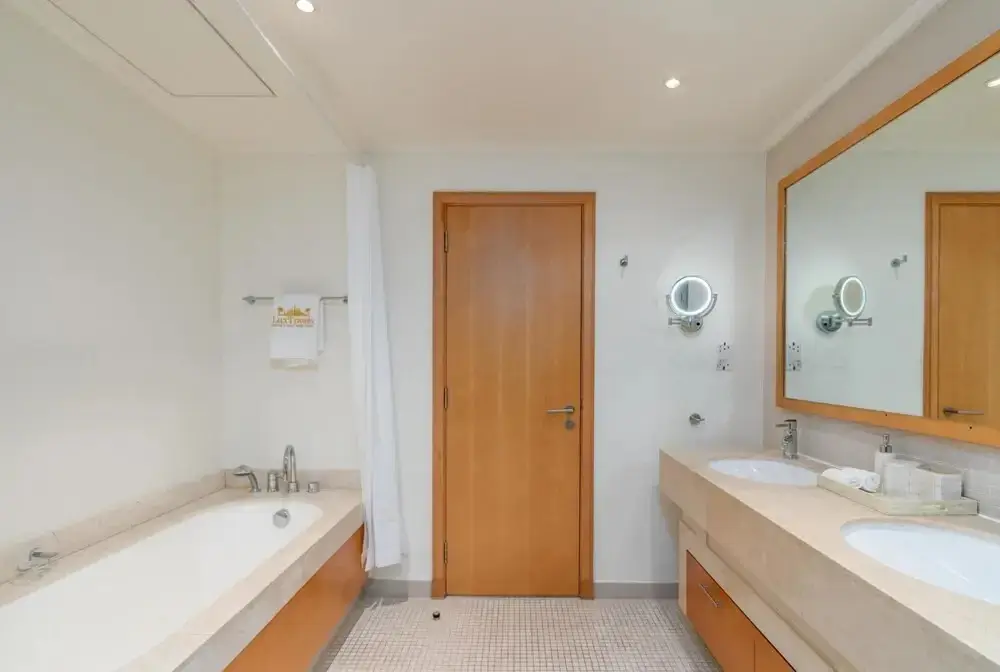 Дубай: Luxe 2BD Magnificent Marina View Beach 5minswalk, Dubai