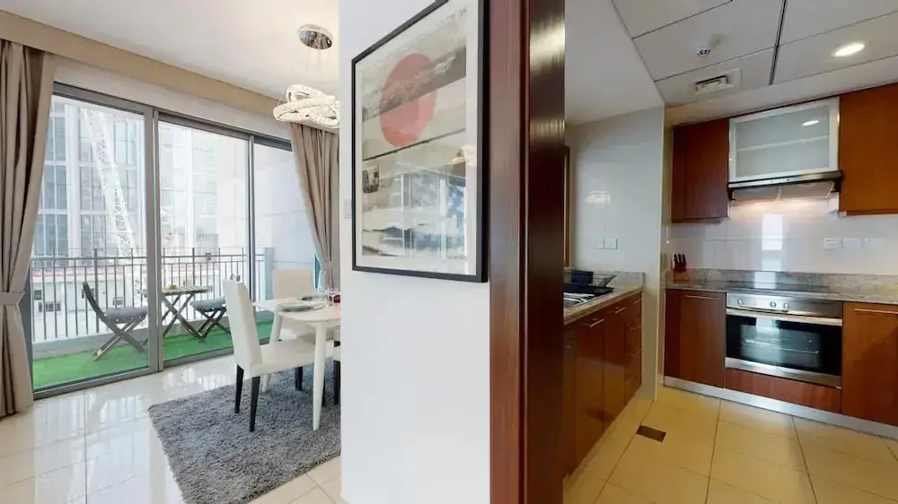 Дубай: 3BR Downtown Burj Khalifa Pool Views