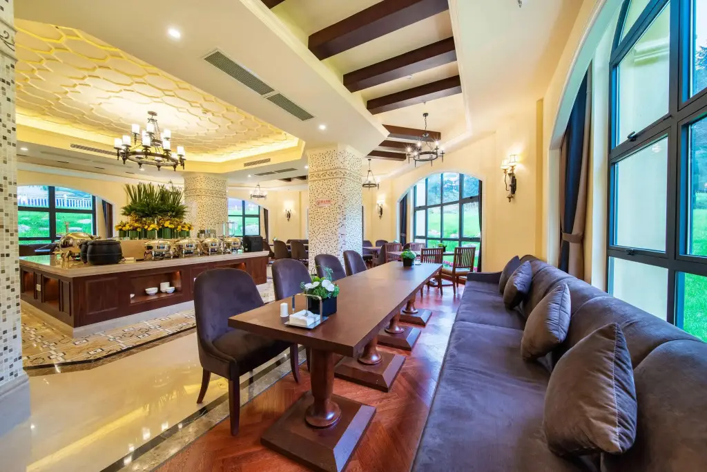 Яань: Howard Johnson by Wyndham Yaan Forest Resort