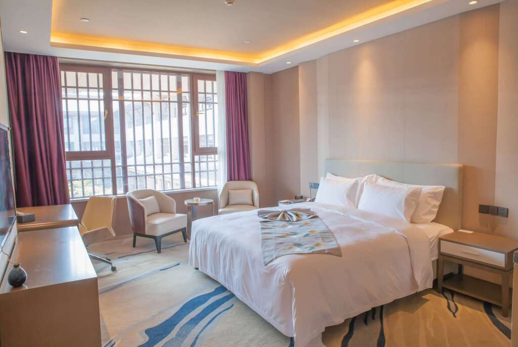 Куньмин: Howard Johnson by Wyndham LakeView Hotel Kunming