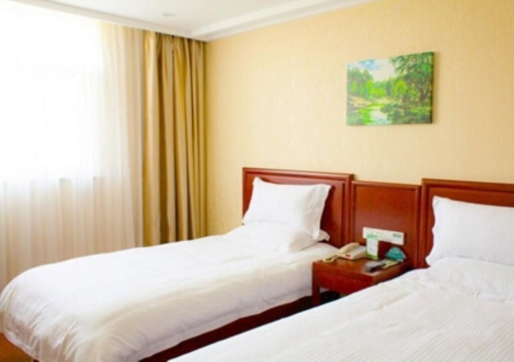 Шанхай: GreenTree Inn Express Shanghai Xuhui District Xujiahui Yishan Road Metro Station