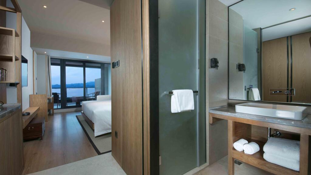 Ханчжоу: voco Thousand Island Lake, an IHG Hotel