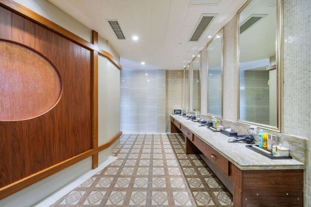 Мэйшань: Howard Johnson By Wyndham Lake Serenity Hotel Neijiang