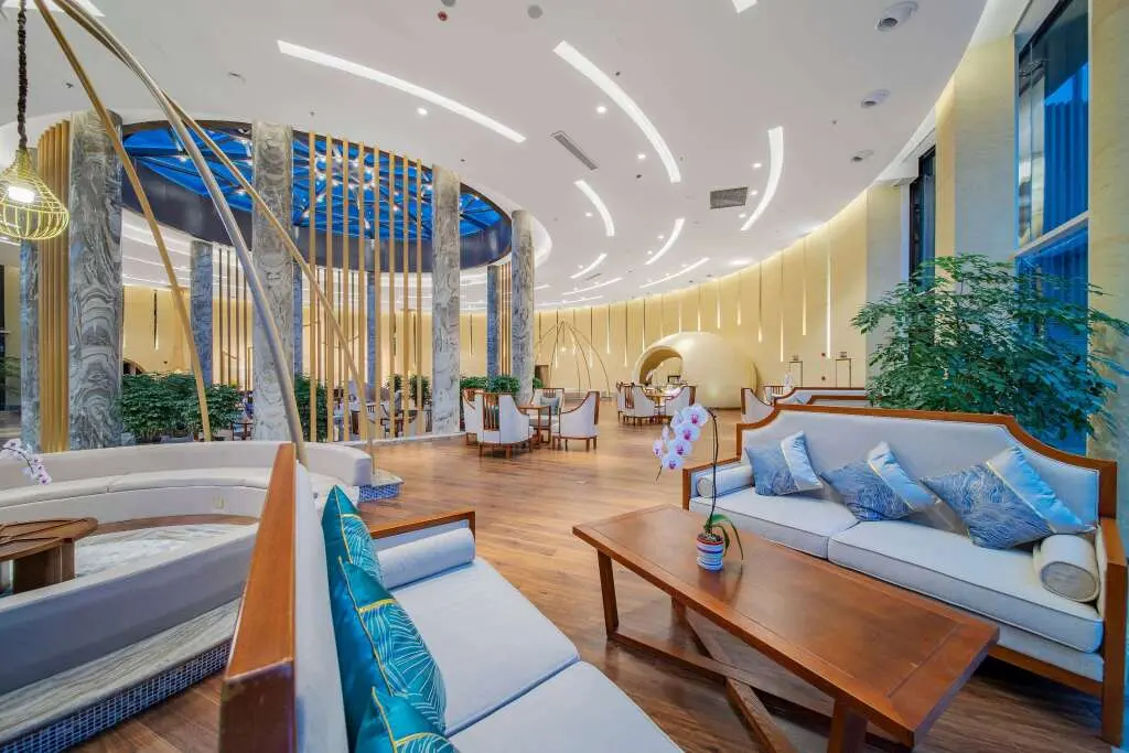 Мэйшань: Howard Johnson By Wyndham Lake Serenity Hotel Neijiang