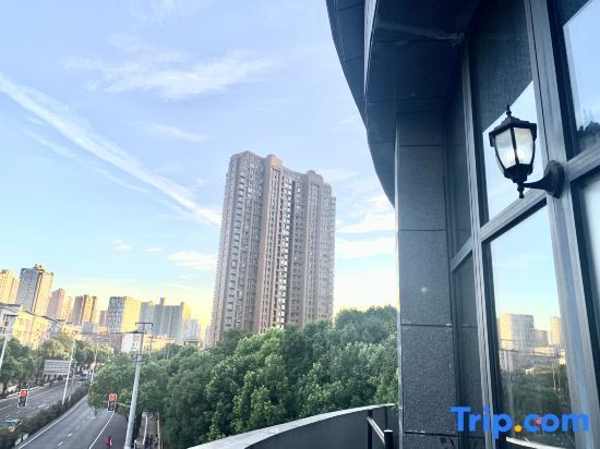 Шанхай: Jinglai Hotel Urban Luxury (Shanghai Railway Station Zhongxing Road Metro Station Branch)