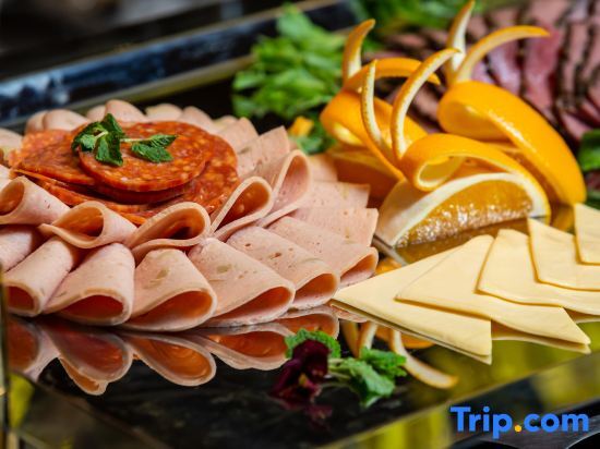 Цзуньи: Hilton Hampton Hotel, Renhuai Zuimei Avenue