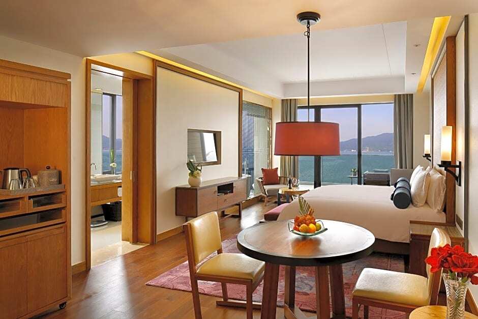 Хуаншань: Crowne Plaza Huangshan Taiping Lake