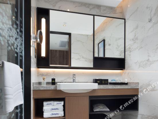 Шэньчжэнь: Hampton Apartments by Hilton Shenzhen Futian Mangrove Park