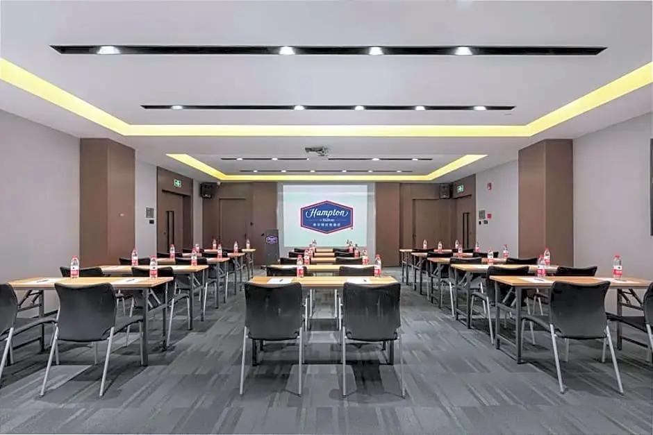 Циндао: Hampton Qingdao Airport
