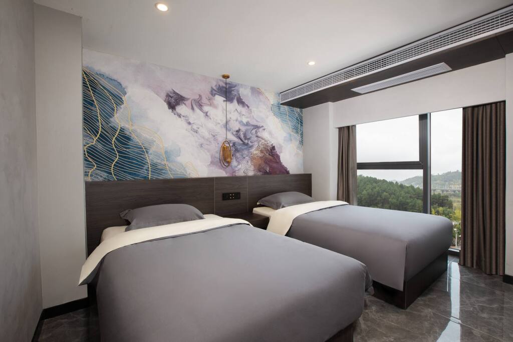 Гуйян: Ramada Encore by Wyndham Guiyang Shuanglong