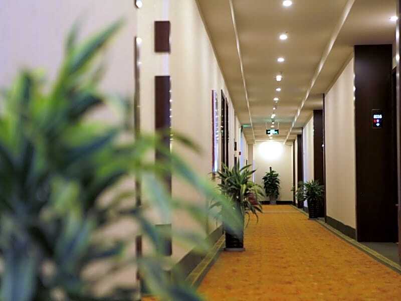Наньтун: GreenTree Inn JiangSu NanTong ChongChuan District ZhongNan Century City Express Hotel