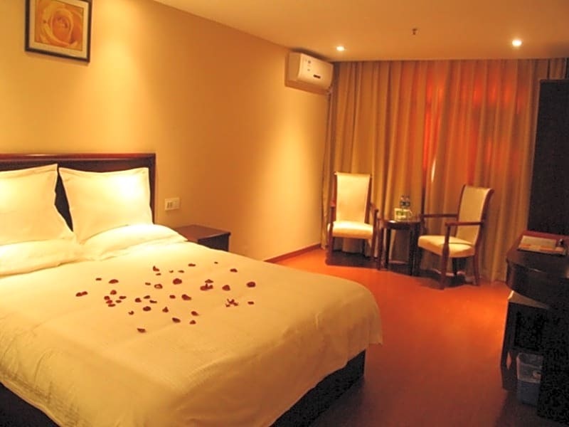 Гуанчжоу: GreenTree Inn Guangdong Guangzhou Baiyun West Huangshi Road Express Hotel
