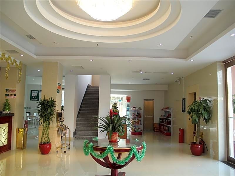 Гуанчжоу: GreenTree Inn Guangdong Guangzhou Baiyun West Huangshi Road Express Hotel