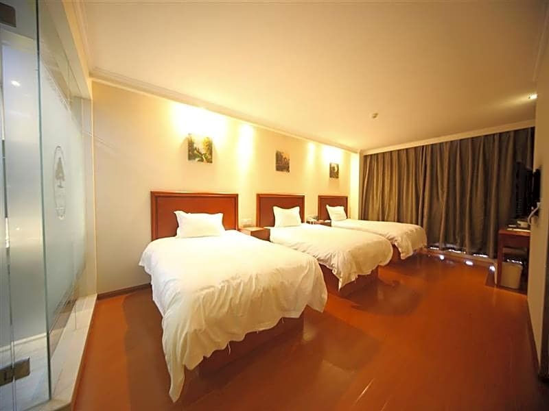 Янчжоу: GreenTree Inn Jiangsu Yangzhou South Yangtze River Road University City Express Hotel