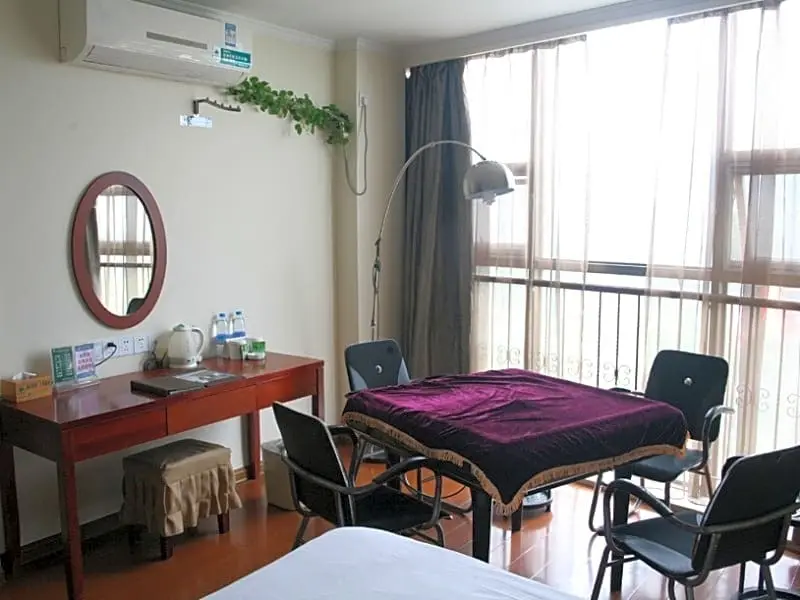 Янчжоу: GreenTree Inn Jiangsu Yangzhou South Yangtze River Road University City Express Hotel